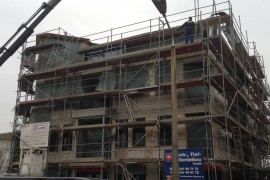 Montage von Fenstern in der Villa Poseidon